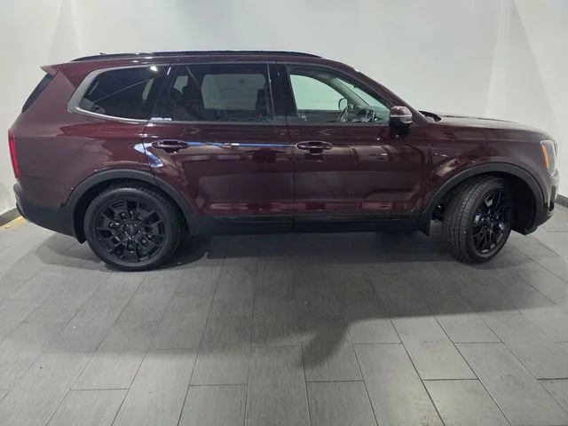 Used 2021 Purple Kia SX image 6