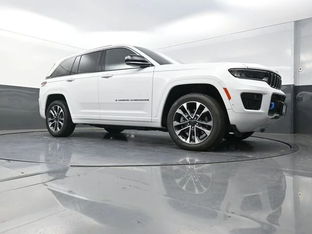 Used 2023 White Jeep Overland 4xe image 19