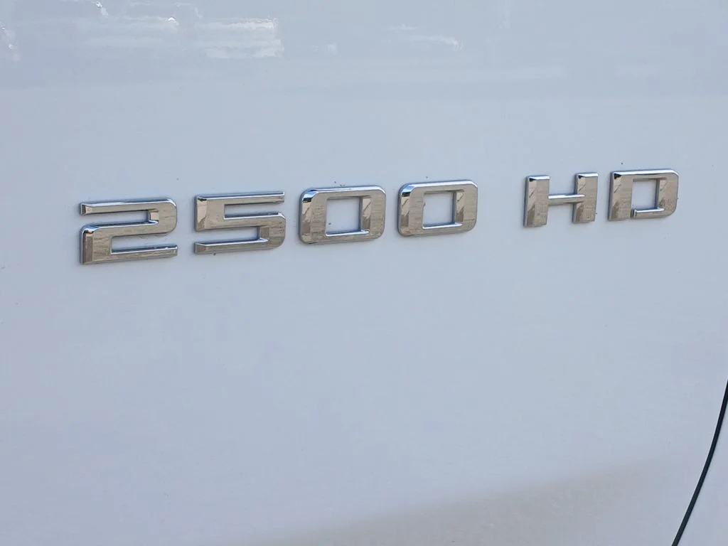 Used 2025 White Chevrolet Work Truck image 33