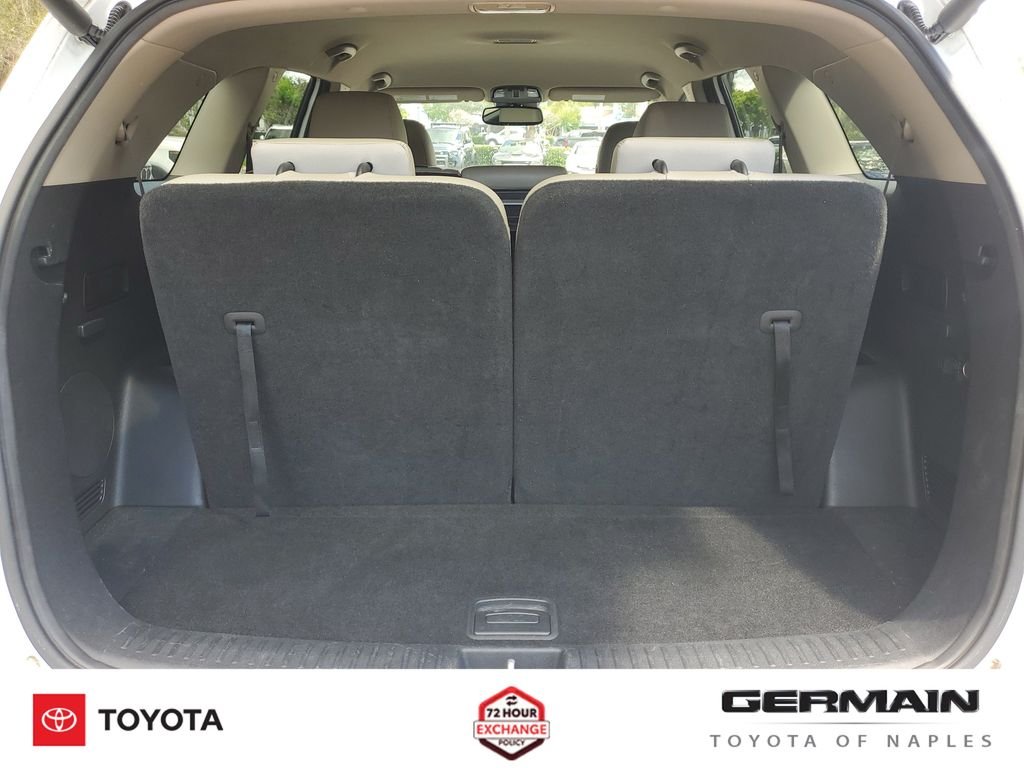 Used 2019 White Kia EX image 25