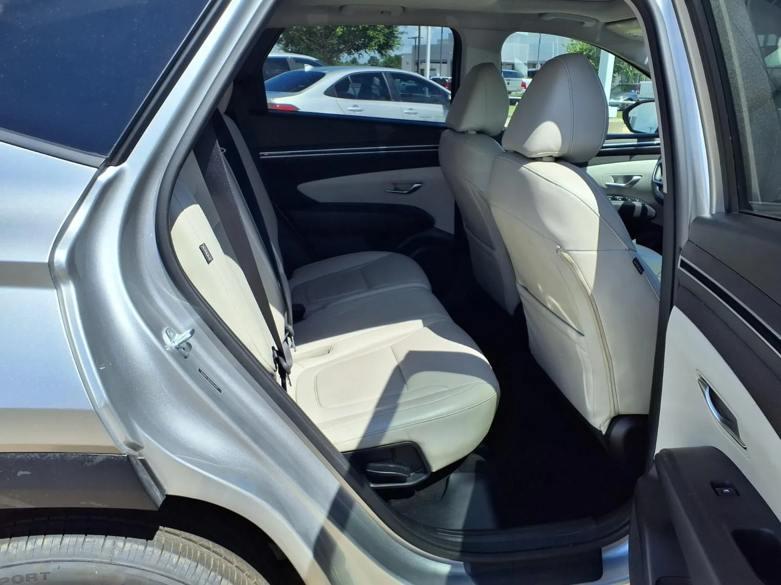 Used 2024 Silver Hyundai SEL image 8