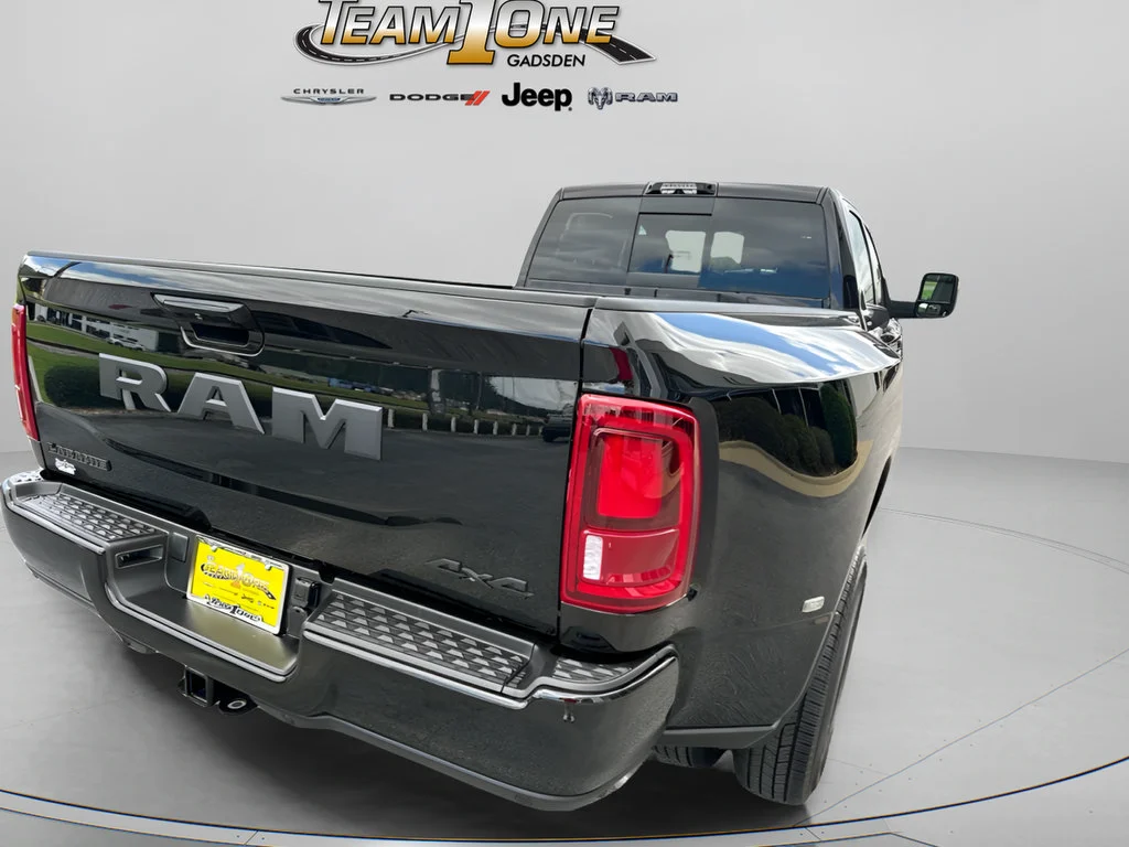 New 2026 Diamond Black Crystal Pearl-Coat Exterior Paint RAM Laramie image 9