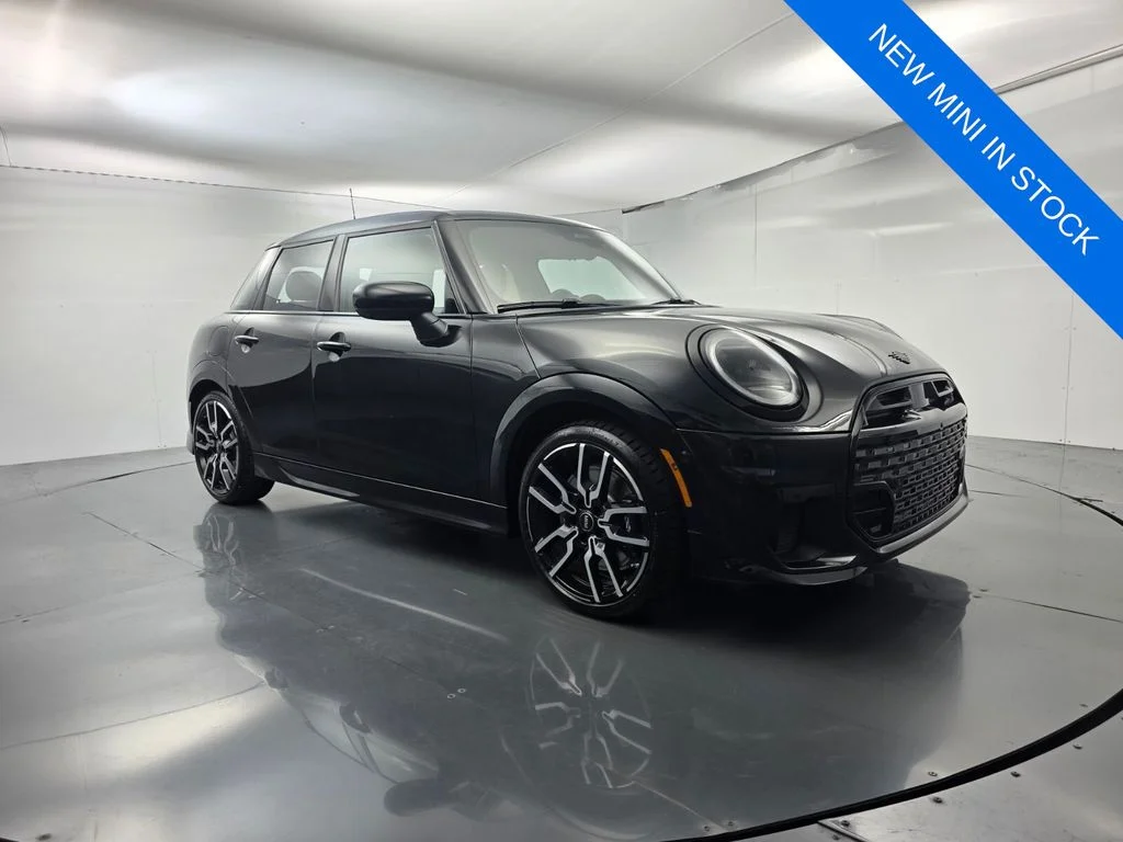 2026 MINI Hardtop Cooper S's photo