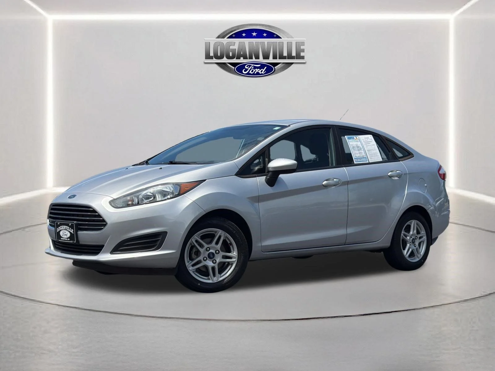 Used 2018 Silver Ford SE image 1