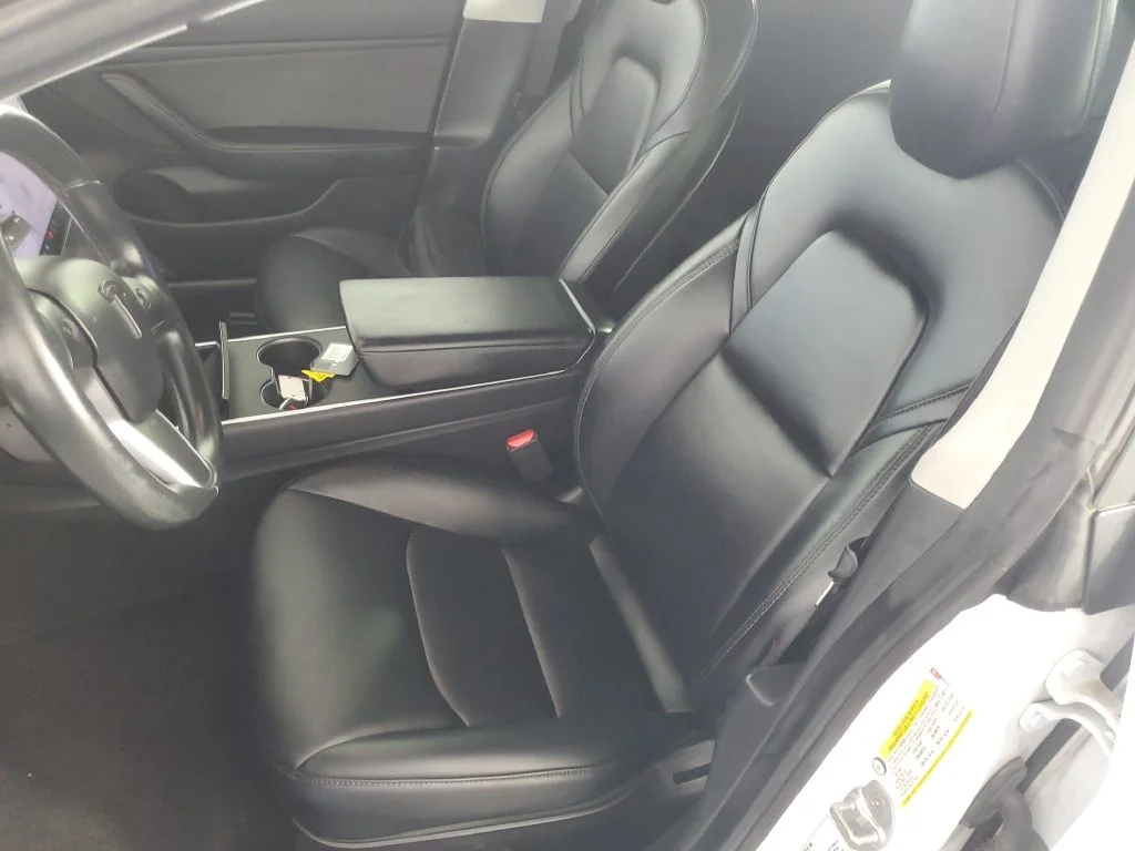Used 2019  Tesla Standard Range Plus image 12