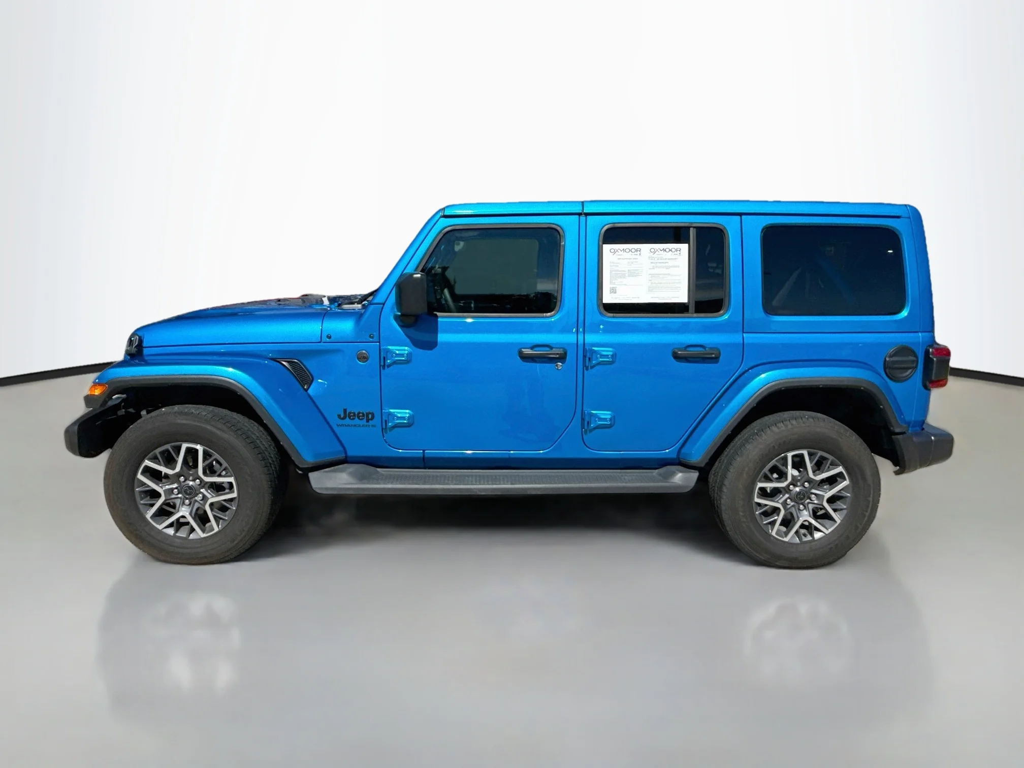 Certified Used 2025 Hydro Blue Pearlcoat Jeep Sahara image 5
