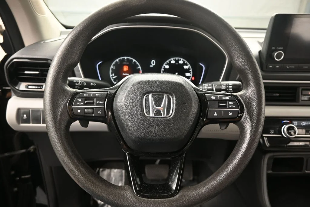 Used 2023 Crystal Black Pearl Honda LX image 13