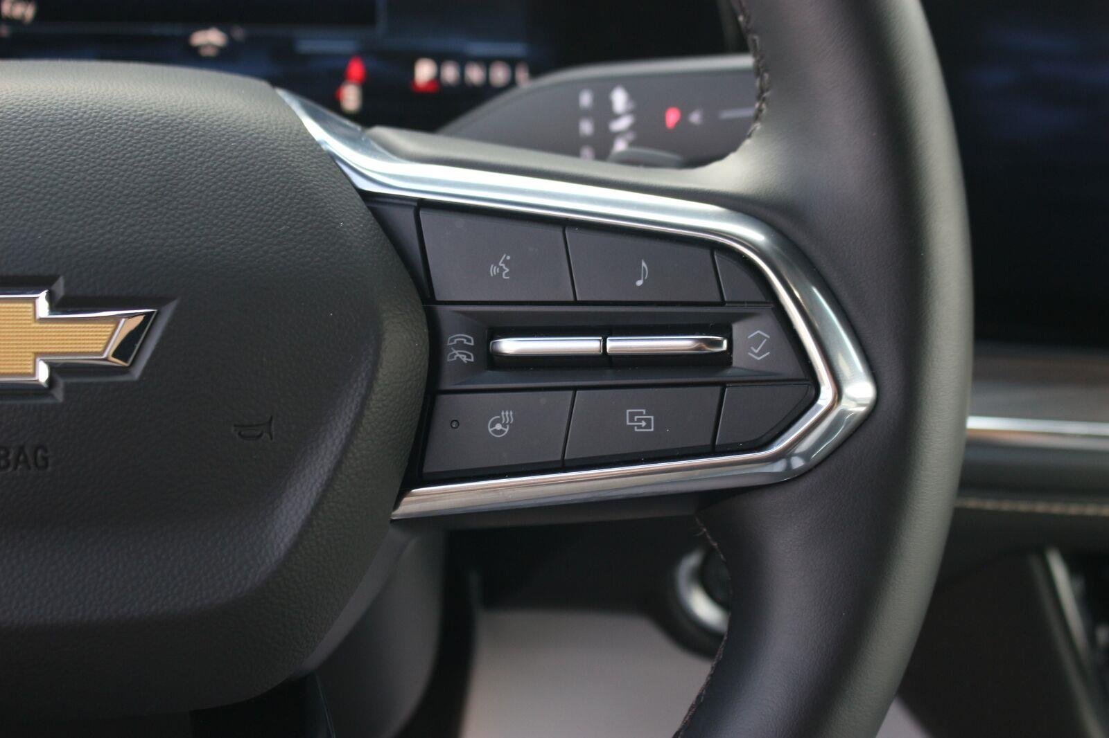 Used 2025 Black Chevrolet Premier image 21