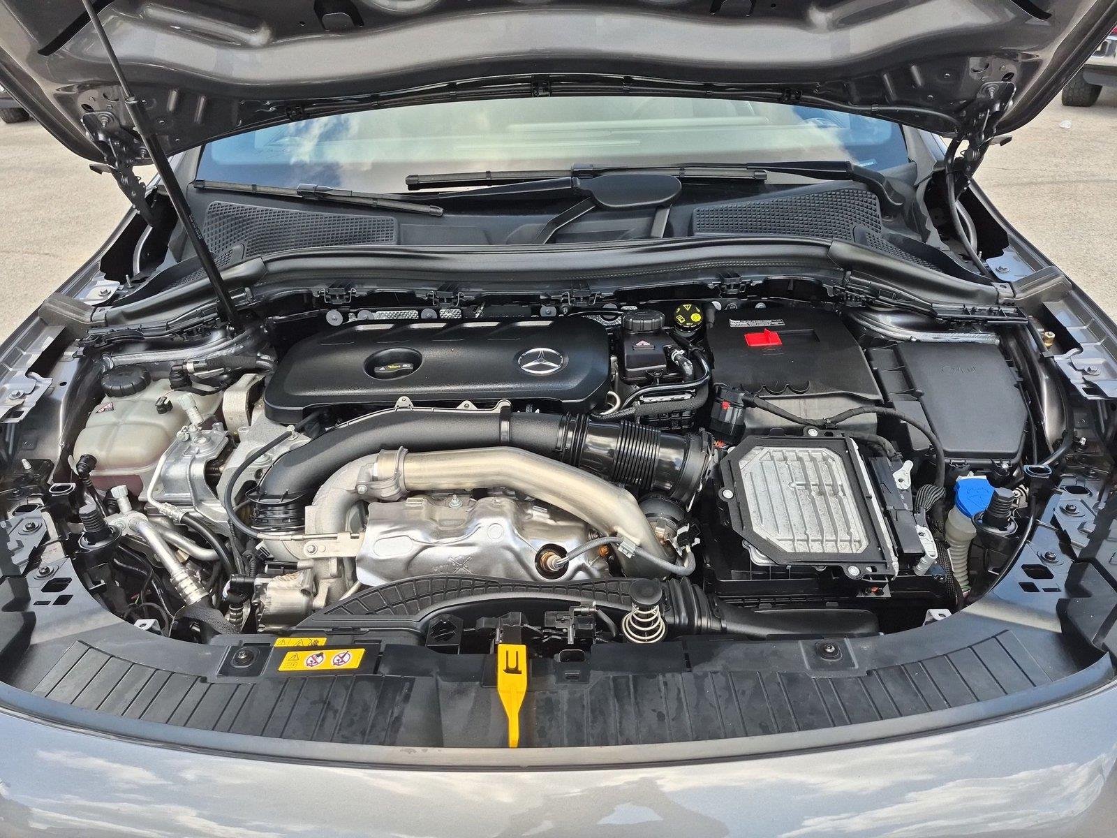 Used 2025 Mountain Grey Metallic Mercedes-Benz GLA 250 image 38