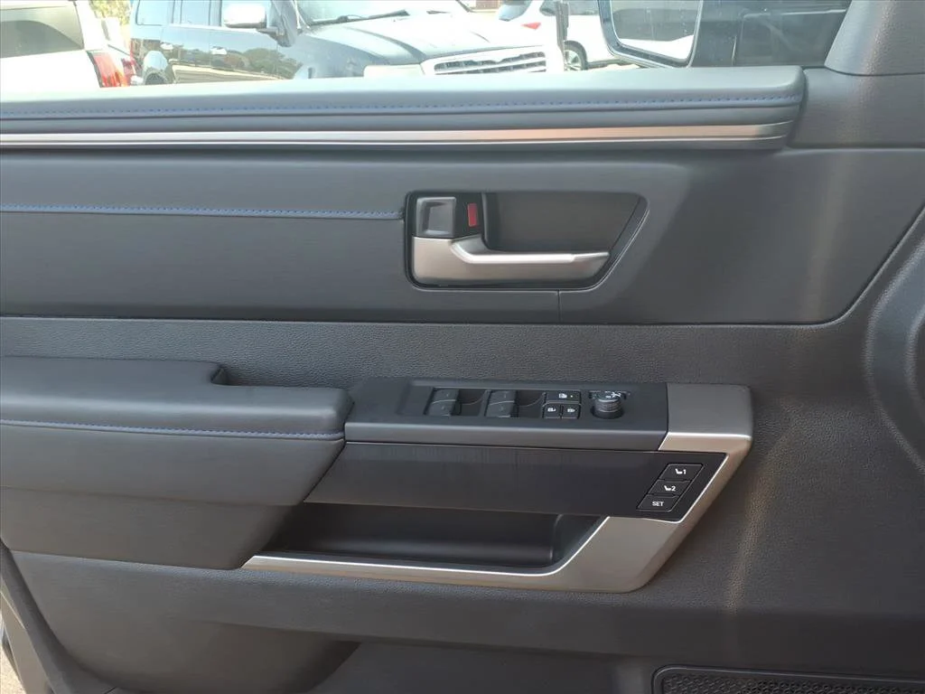 2026 Toyota Tundra Platinum - Photo 14