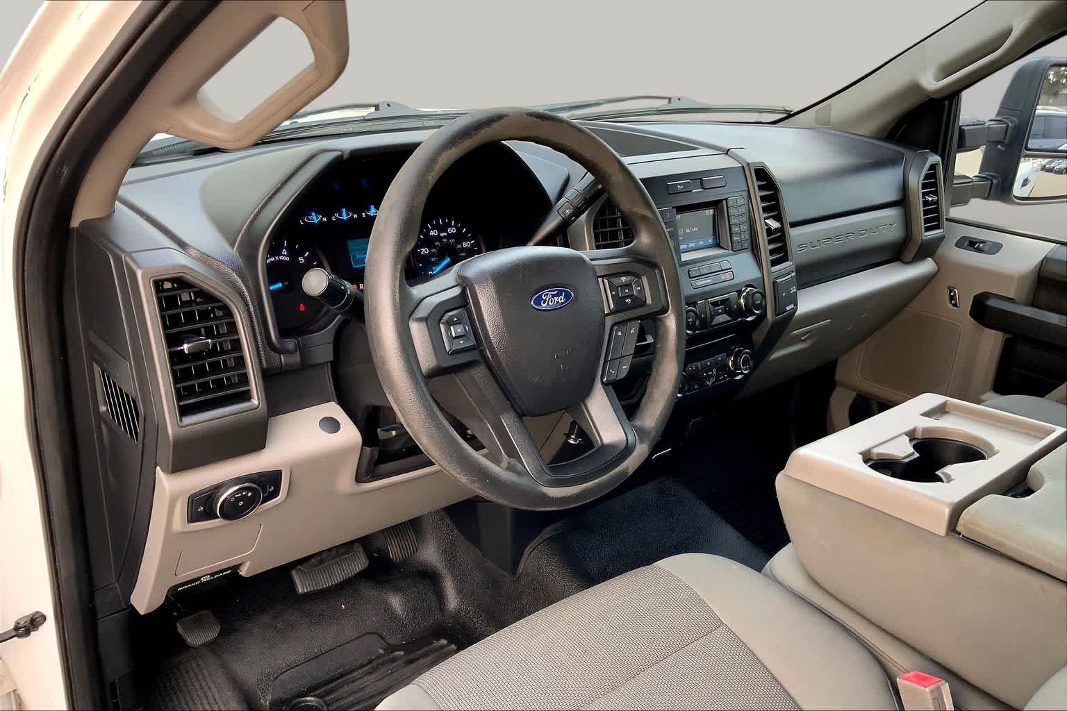 Used 2018 Oxford White Ford F-350 SRW Pickup XL image 16