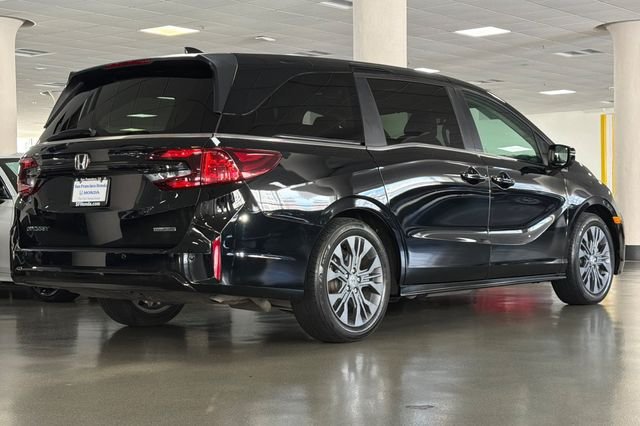 Certified Used 2025 Crystal Black Pearl Honda Touring image 5