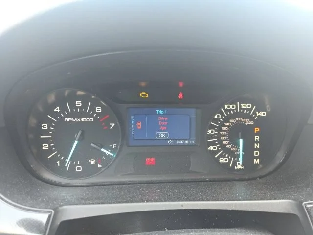 Used 2012 Red Ford SE image 7