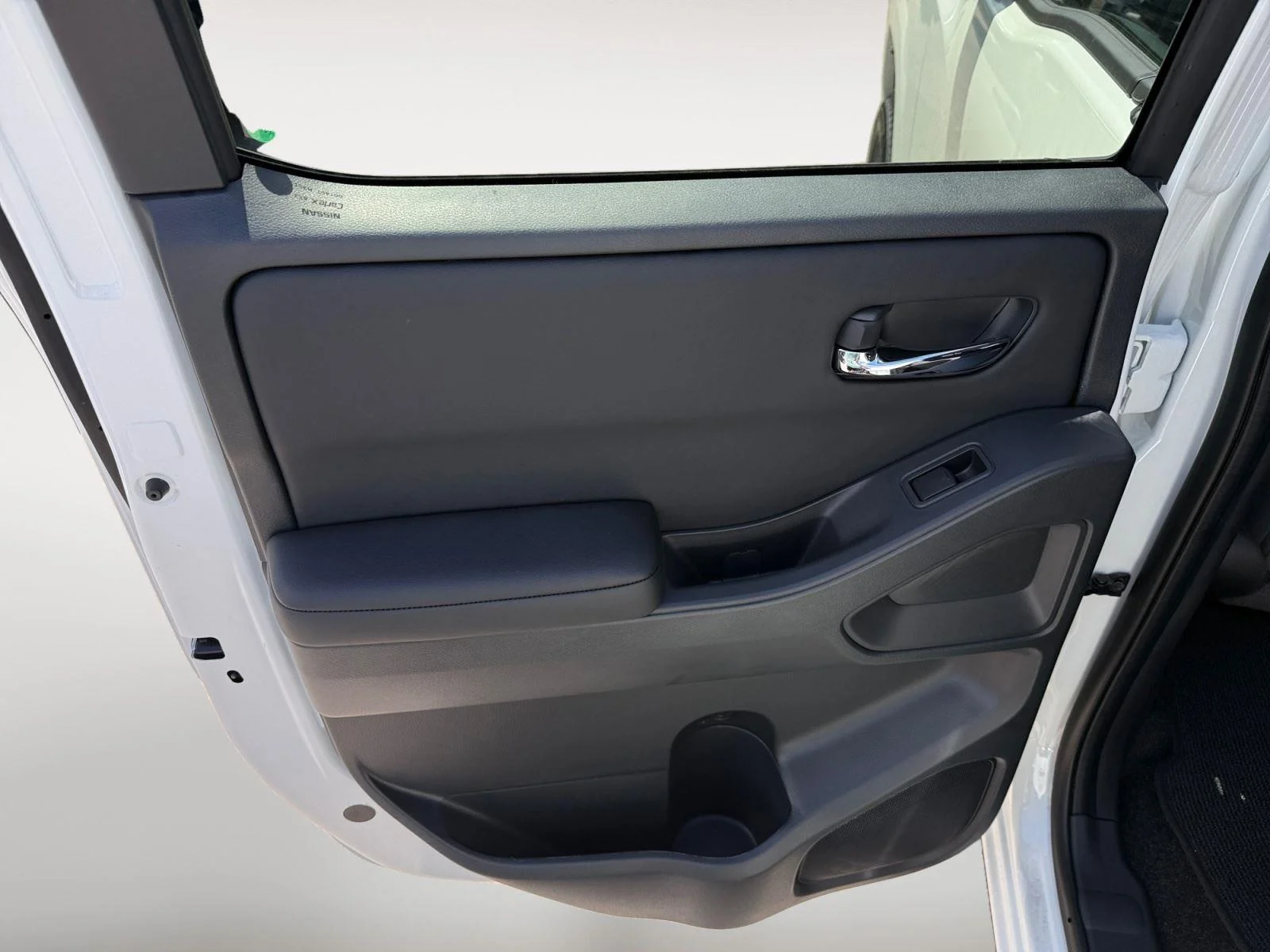 New 2026 GLACIER WHITE NISSAN CREW CAB 4X4 SV image 18