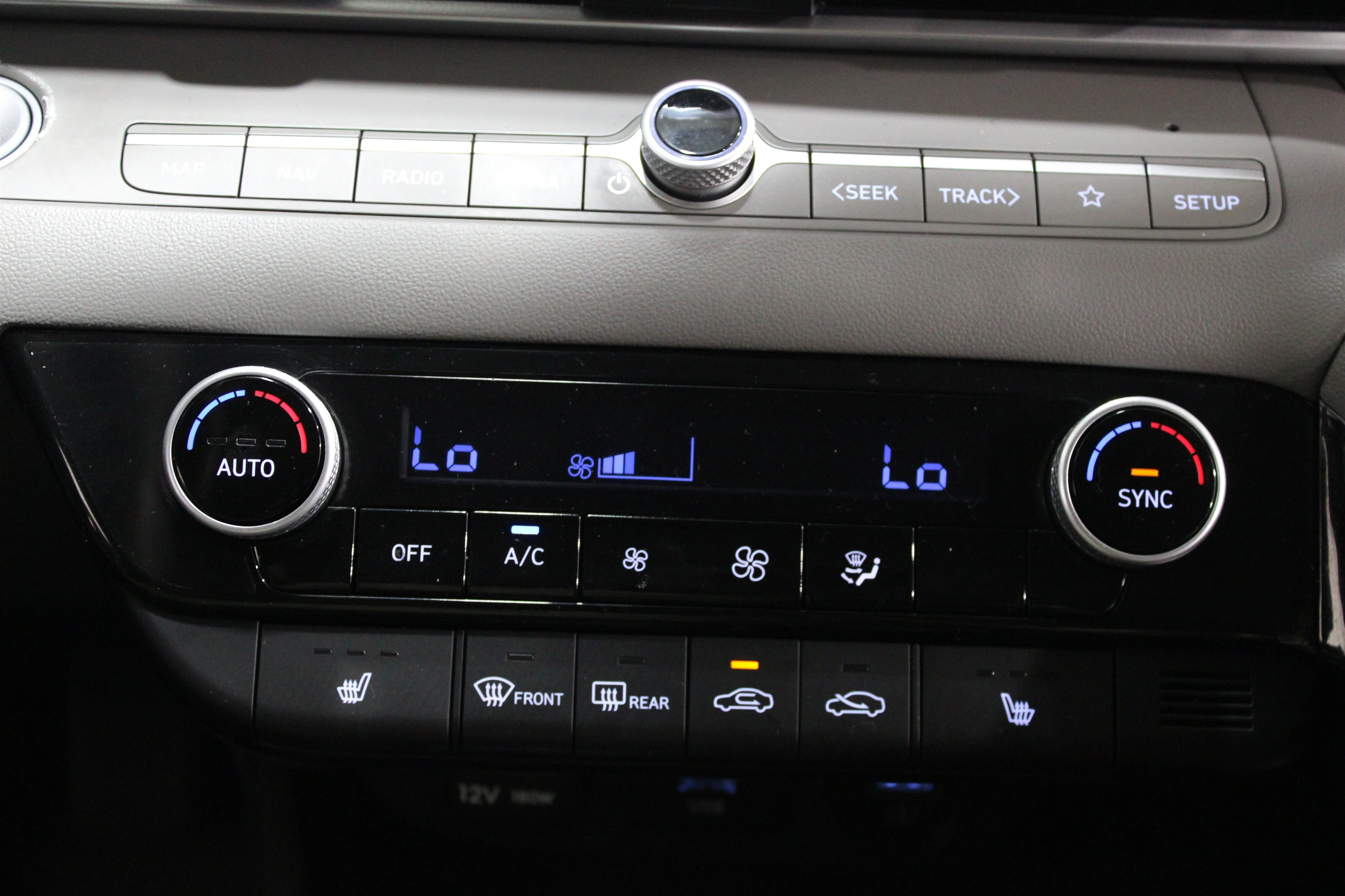 Used 2023 Onyx Black Hyundai SEL image 16