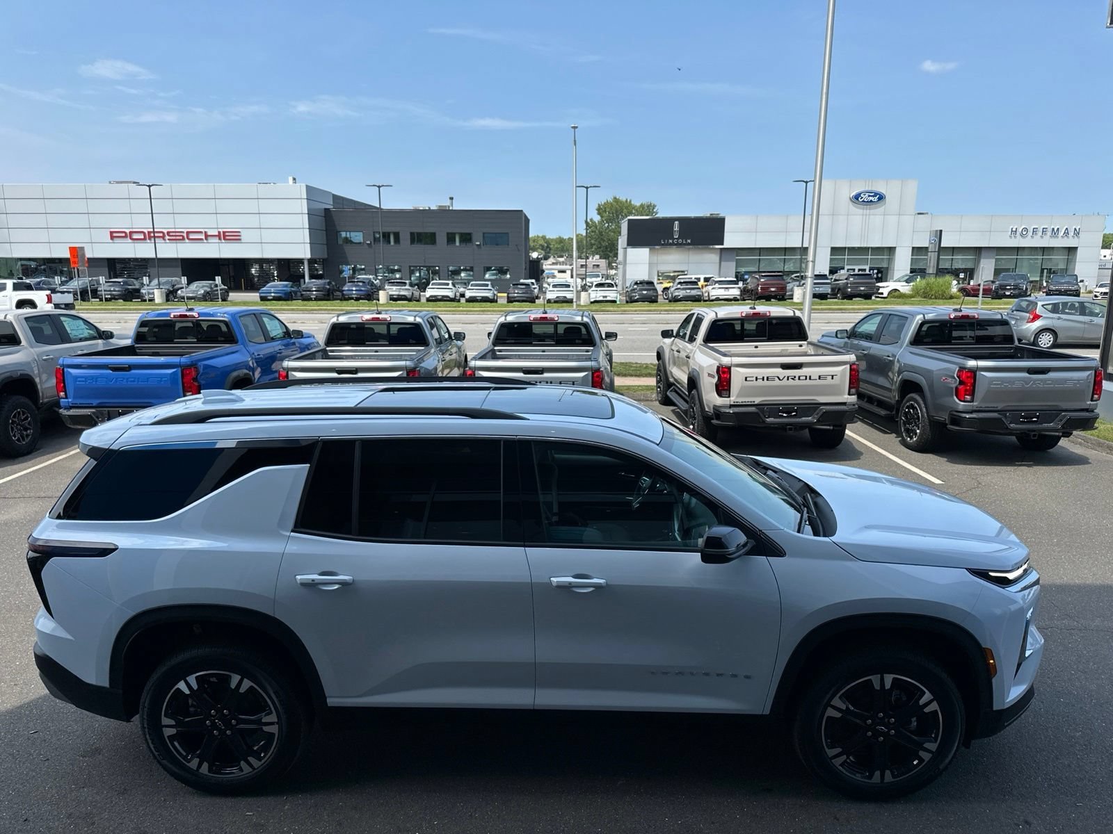 New 2027 Polar White Tricoat Chevrolet LT with Sun and Wheel Package - Exotex Seating image 4