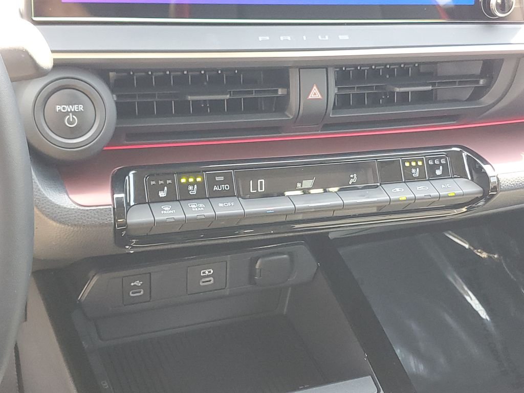 Used 2024 Pearl Toyota XSE Premium image 31