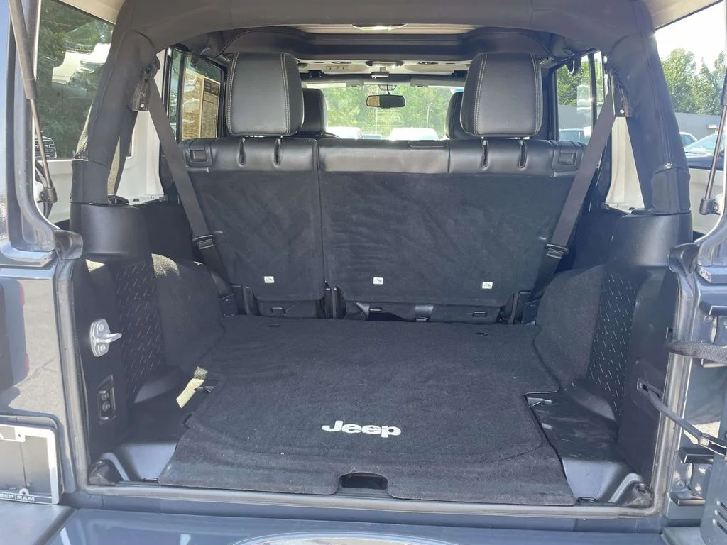 Used 2016 Black Jeep Unlimited Sahara image 39