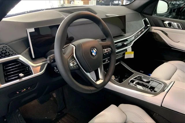 New 2026 Skyscraper Grey Metallic BMW sDrive40i image 8
