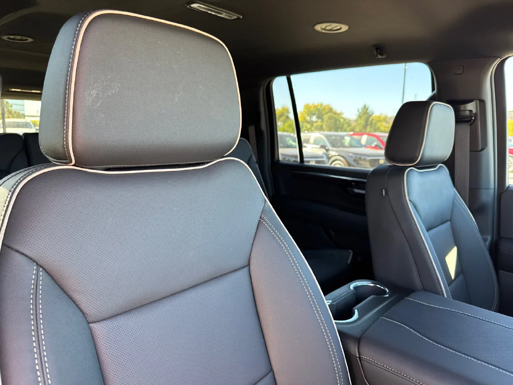 2026 Chevrolet Suburban Premier - Photo 10