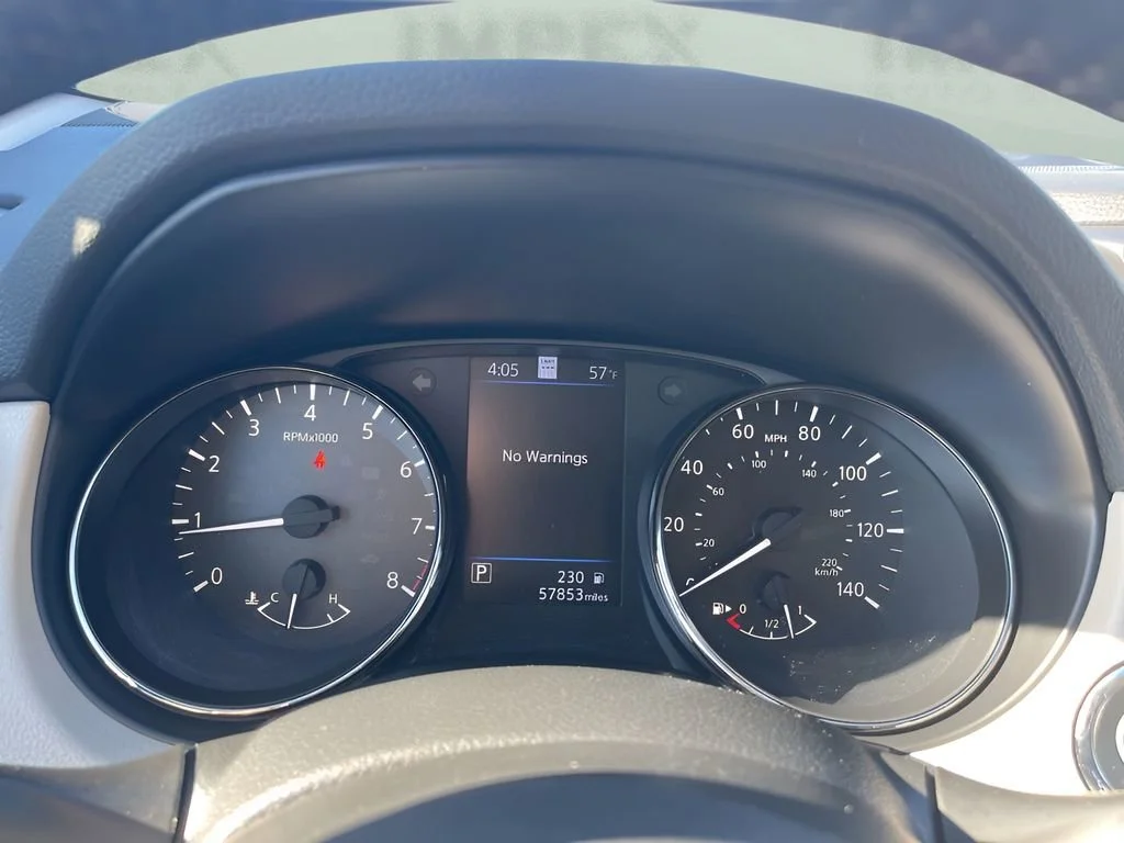 Used 2020 Blue Nissan SL image 28