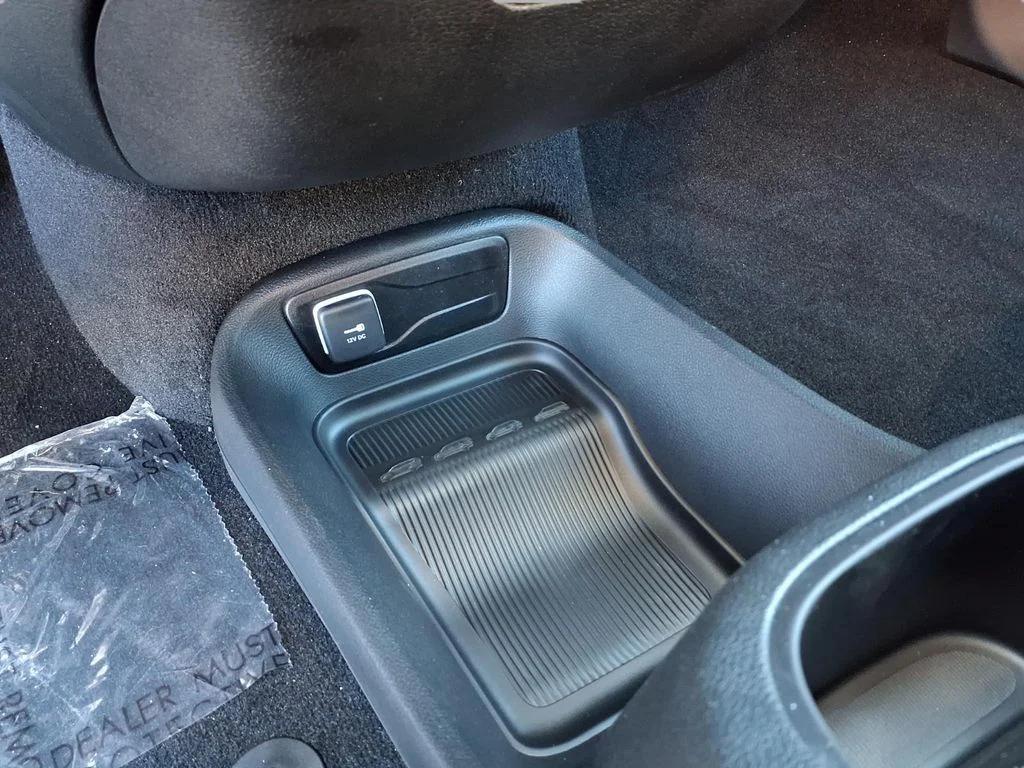2026 Chrysler Pacifica Select - Photo 9