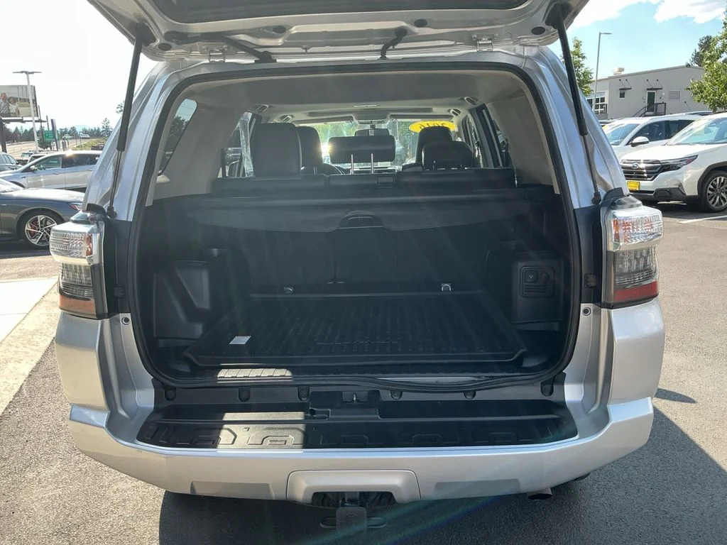 Used 2016 Silver Toyota SR5 Premium image 23