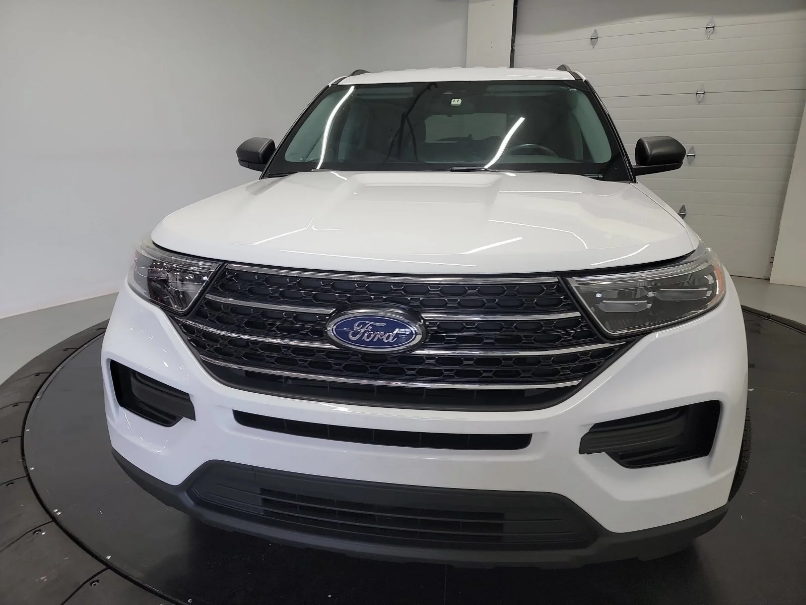 Used 2021 Oxford White Ford XLT image 2