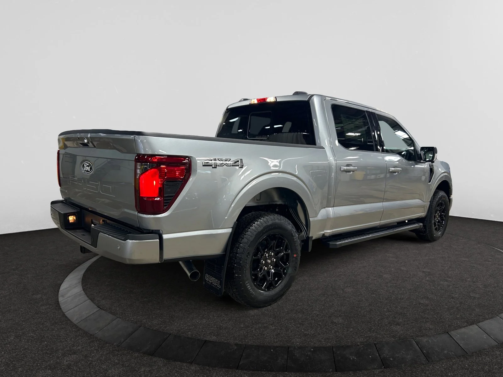 New 2026 Iconic Silver Metallic Ford XLT image 5