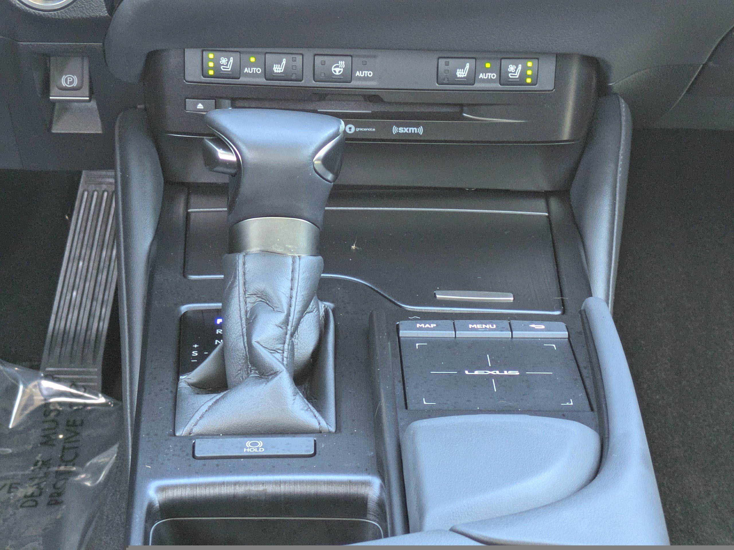 2022 Lexus ES 350 - Photo 18
