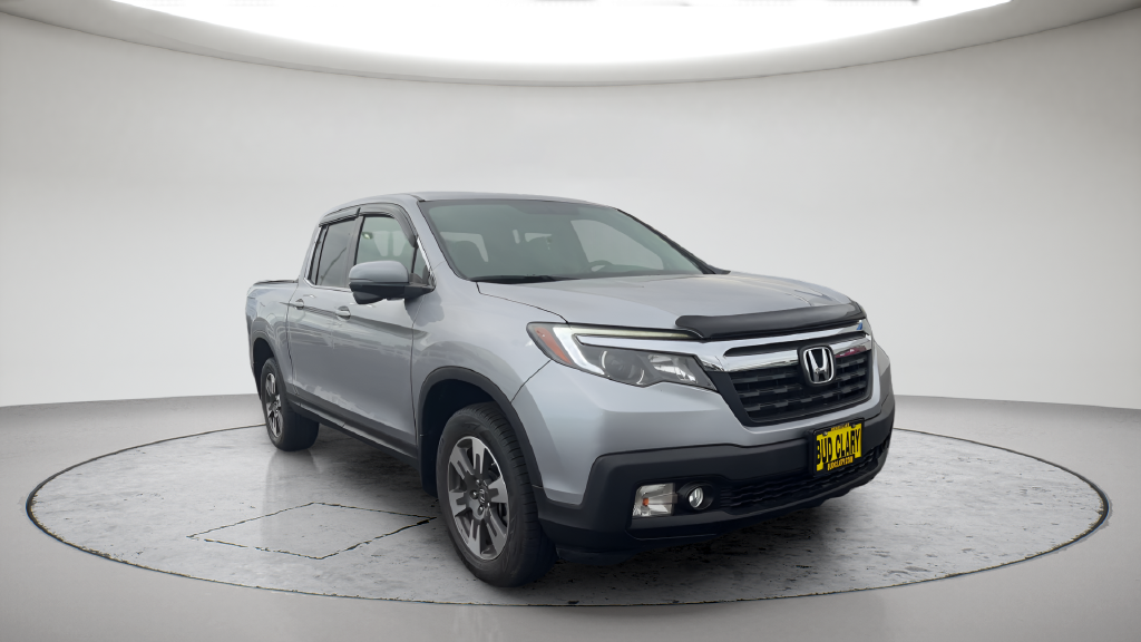 Used 2019 Silver Honda RTL-T image 3