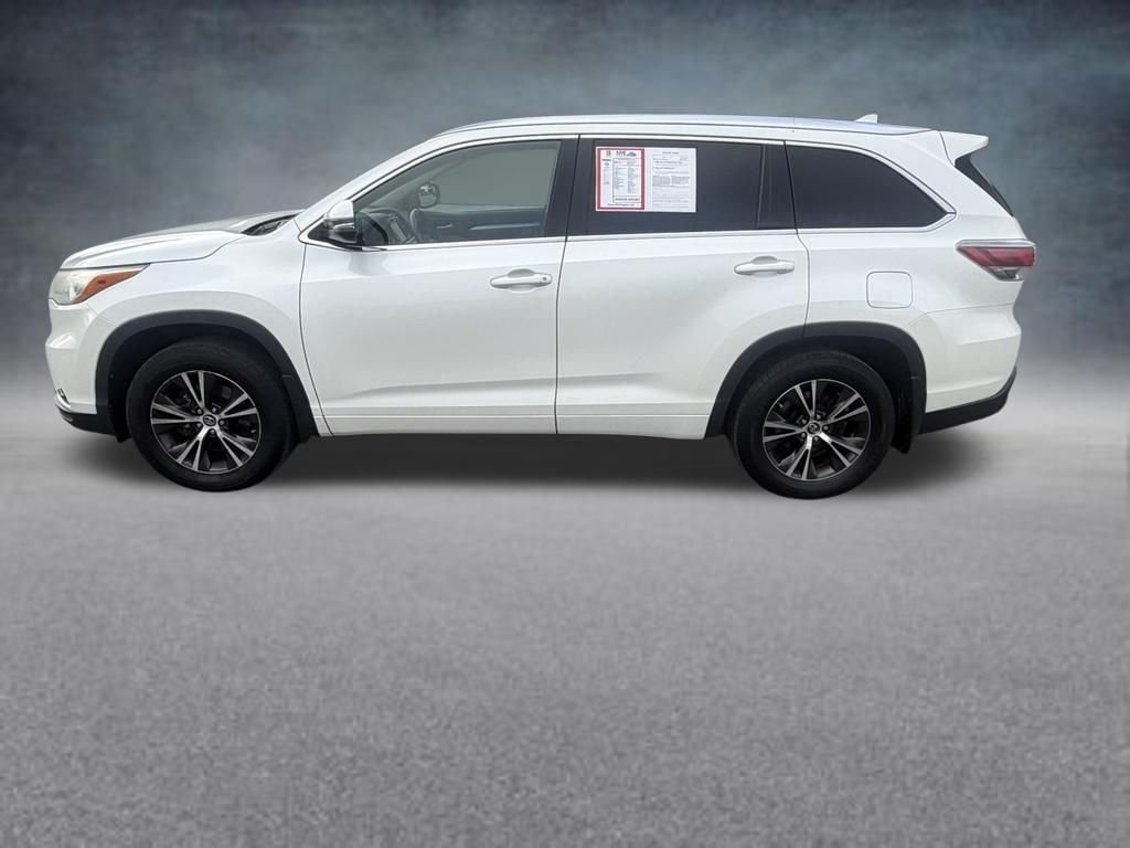 Used 2016 Toyota Highlander XLE with VIN 5TDJKRFH1GS286450 for sale in Oneida, NY