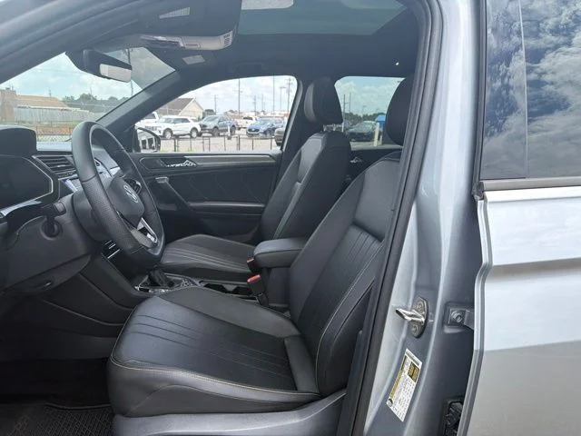 Used 2023 Silver Volkswagen 2.0T SE R-Line Black image 8