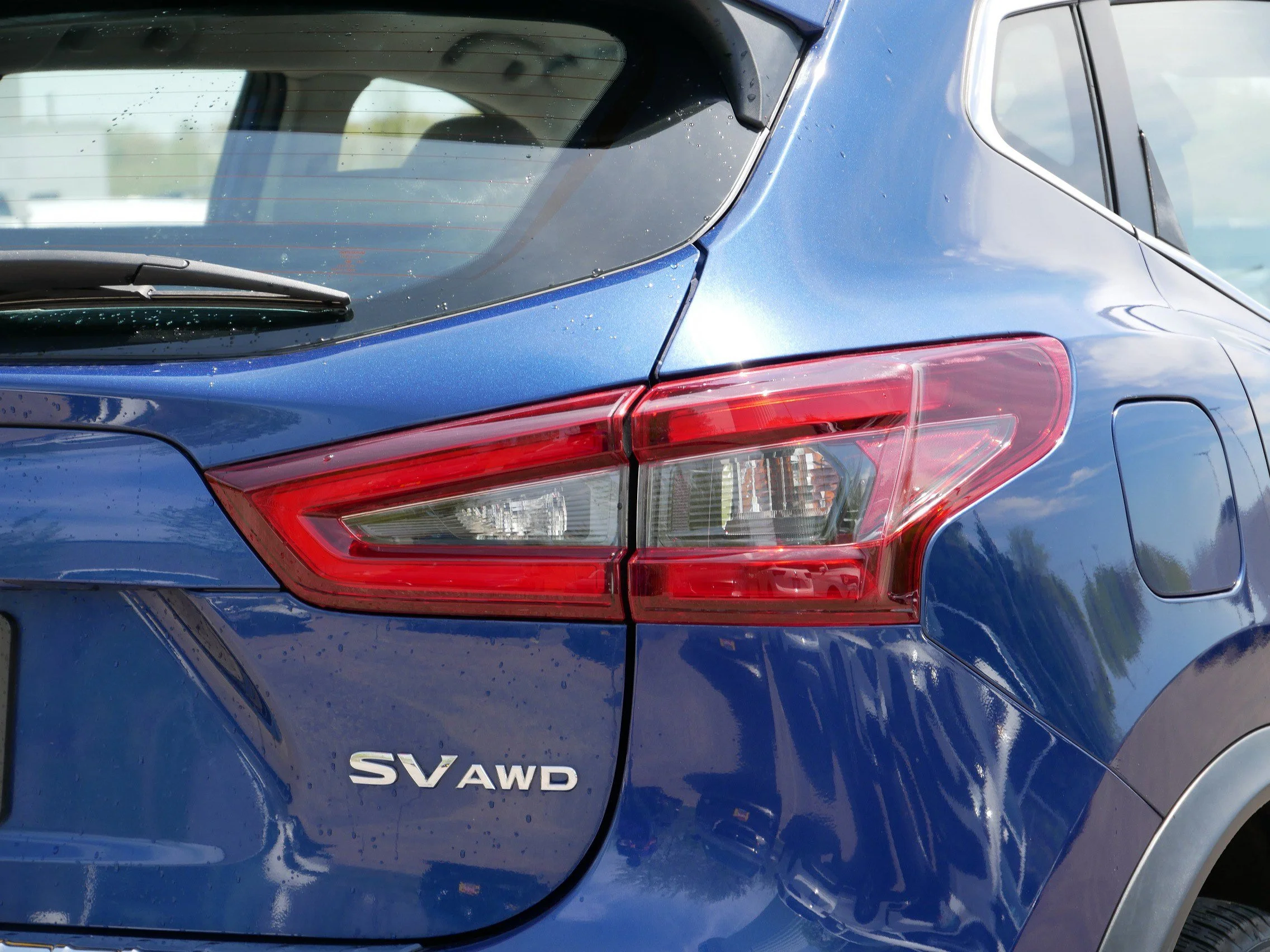 Used 2020 Caspian Blue Metallic Nissan SV image 17