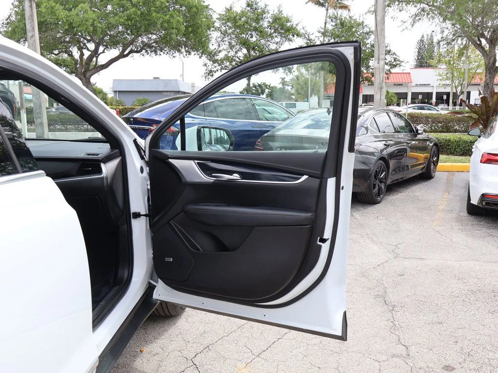 Used 2024 White Cadillac Premium Luxury image 28