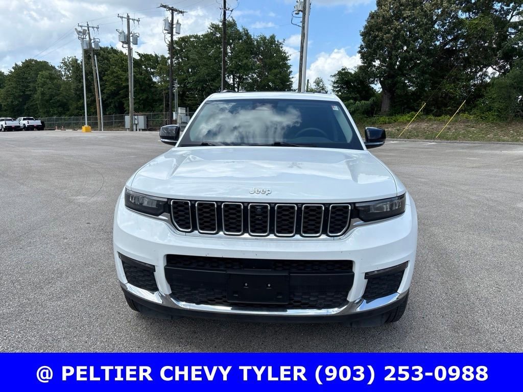 Used 2023  Jeep Limited image 2
