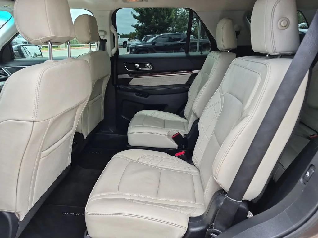 Used 2016 Brown Ford Platinum image 34