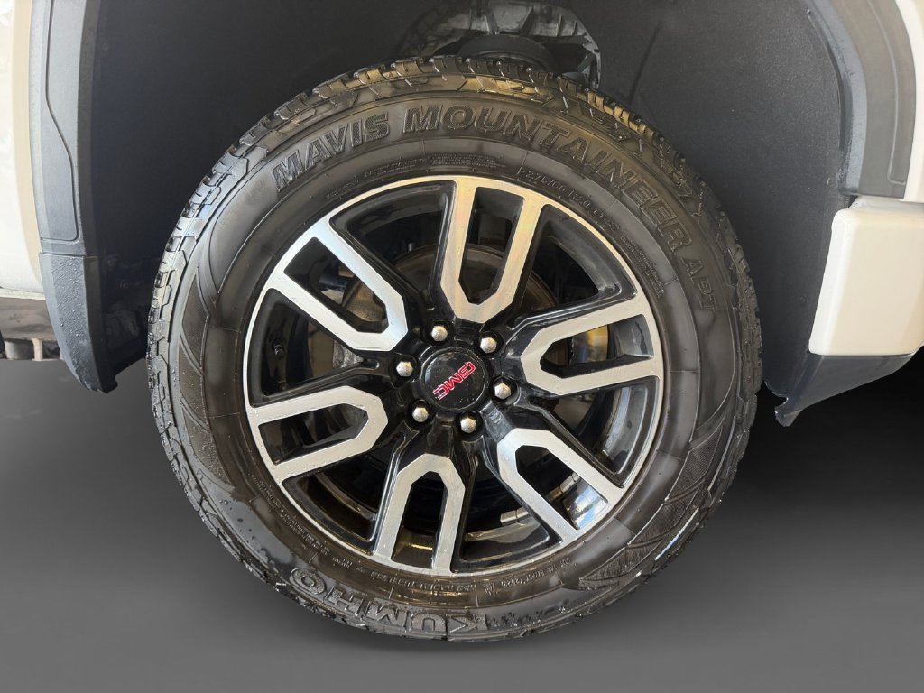 Used 2019 White GMC AT4 image 9