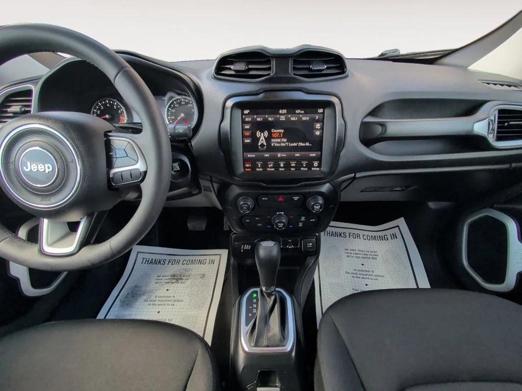 Used 2018 Gray Jeep Latitude image 11
