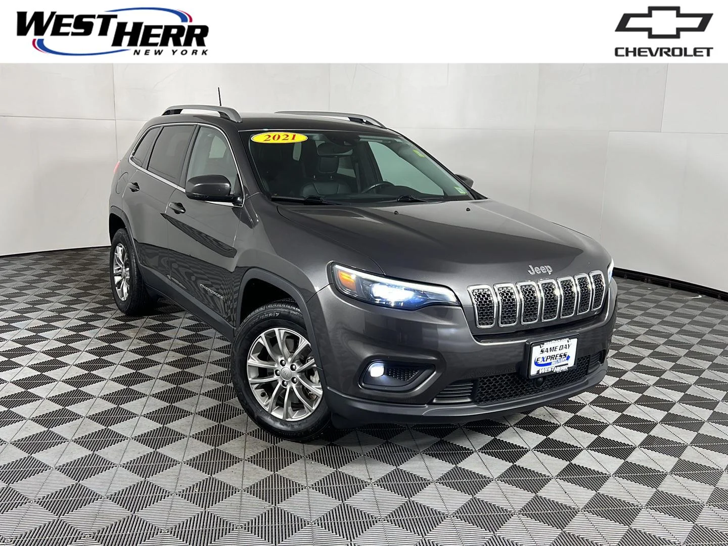 Used 2021 Gy Jeep Latitude Plus image 1