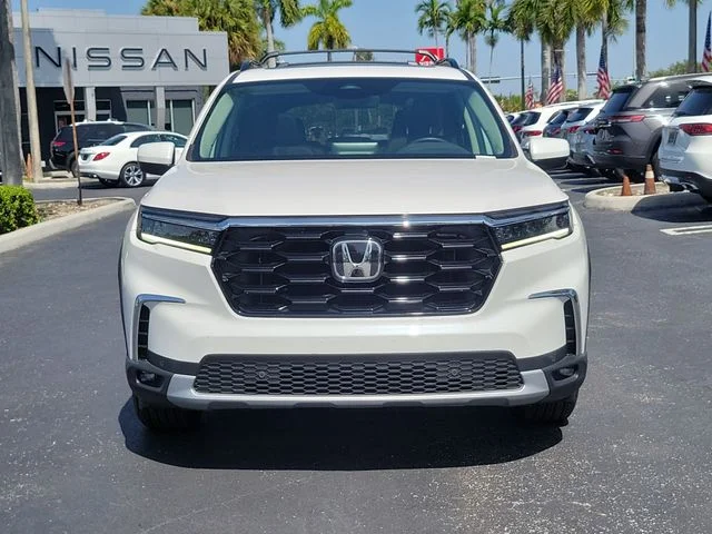 Used 2025 White Honda Touring image 2