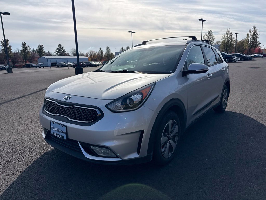 Used 2019 Silky Silver Kia EX image 3