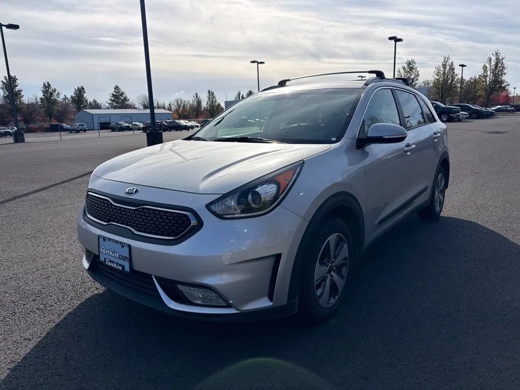 Used 2019 Silky Silver Kia EX image 3