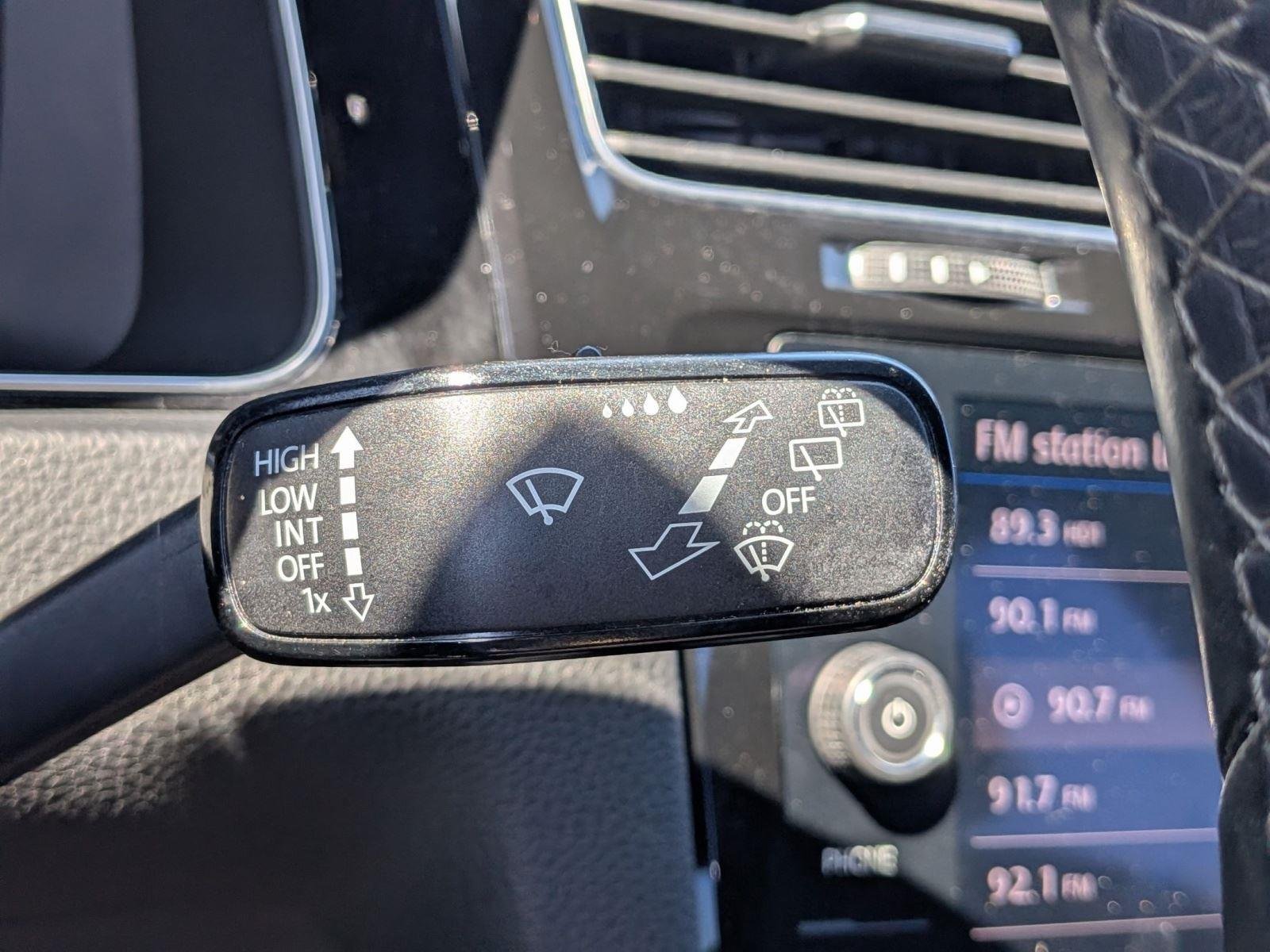 Used 2018 Lapiz Blue Metallic Volkswagen 4Motion image 27