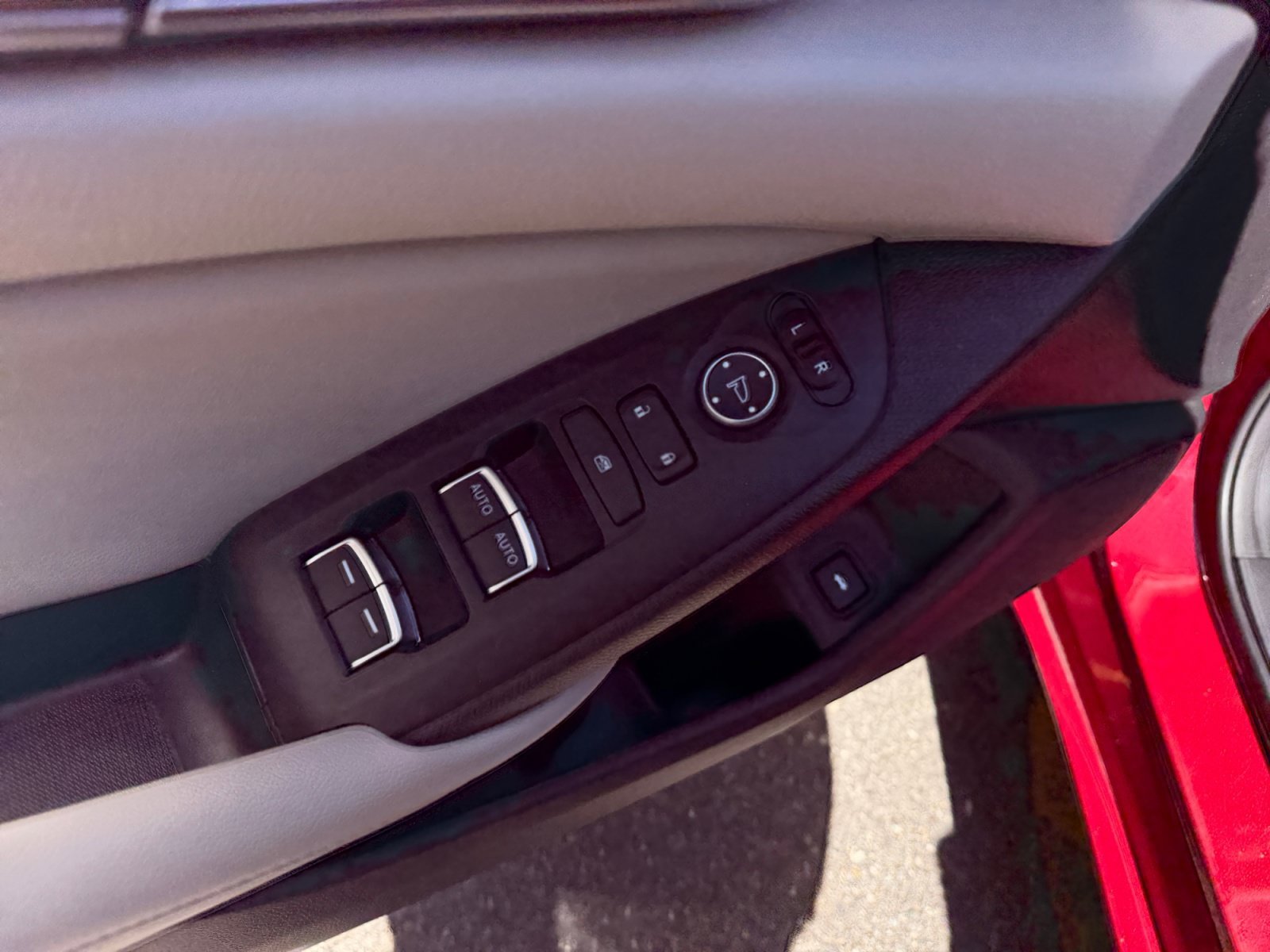 2018 Honda Accord LX - Photo 27