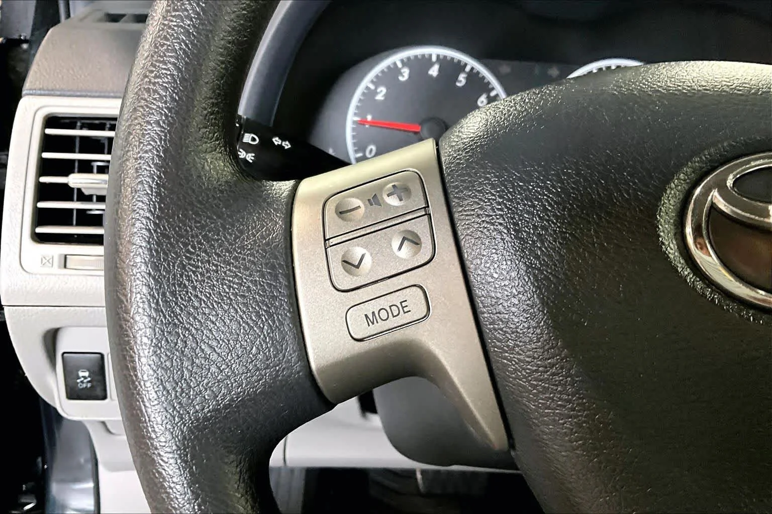 Used 2013 Black Sand Pearl Toyota LE image 22