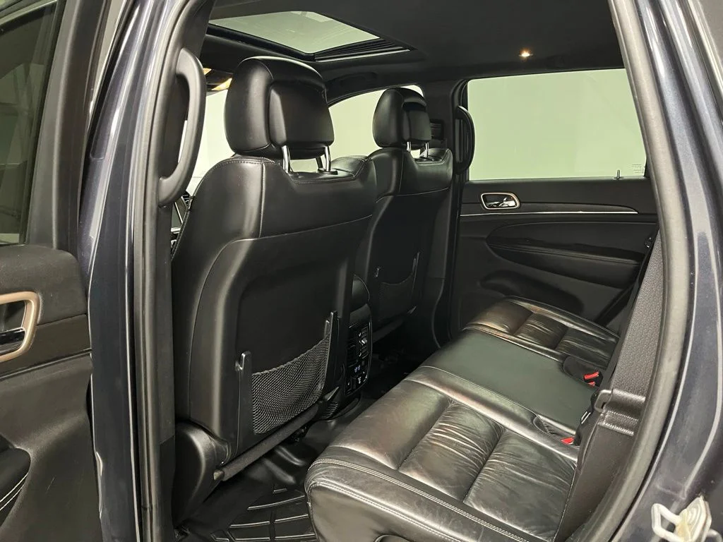 Used 2016 Gray Jeep Limited image 45