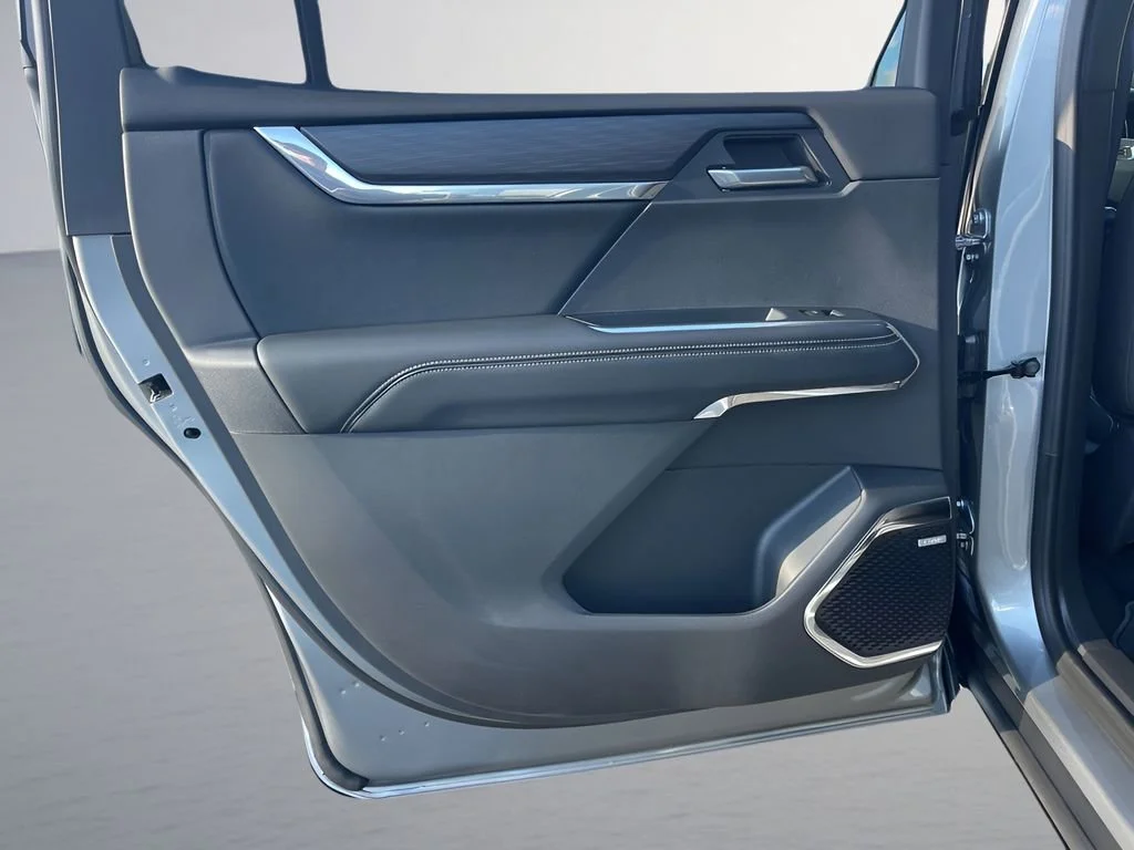New 2026 Sterling Metallic GMC Elevation image 13