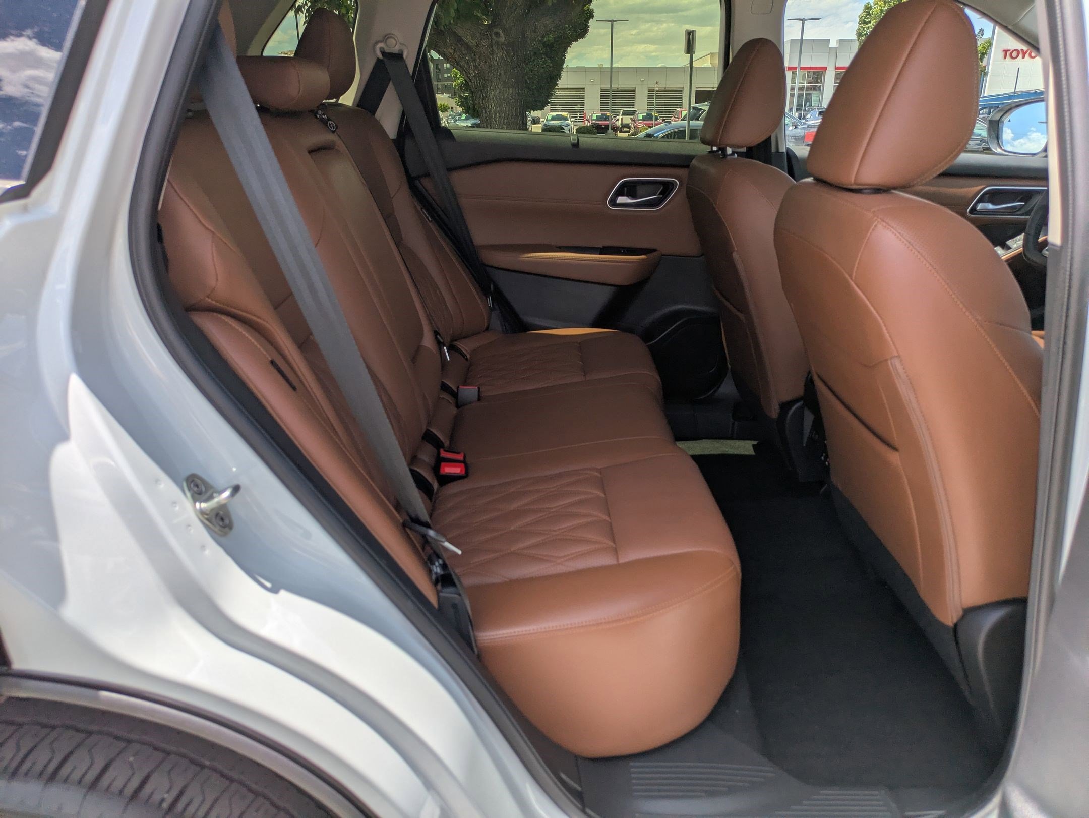 Certified Used 2024 Everest White Pearl Nissan Platinum image 30
