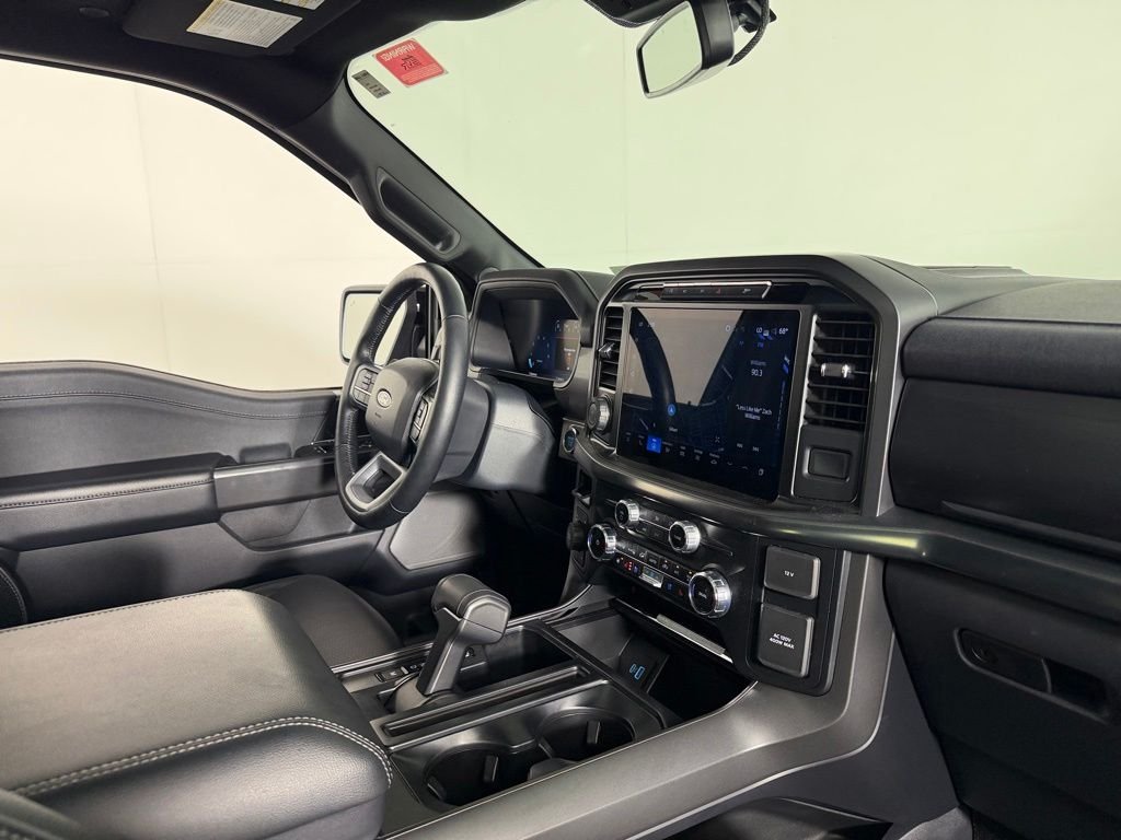 Used 2024 Agate Black Metallic Ford Lariat image 32